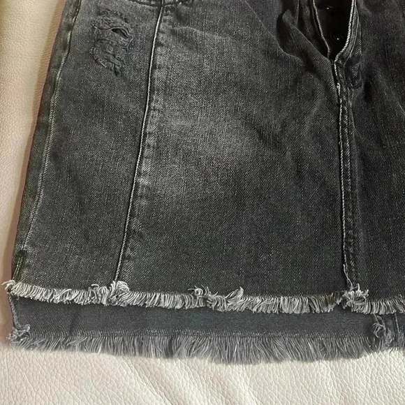 Band of Gypsies Black Denim Skirt size 28 like new - Picture 4 of 9